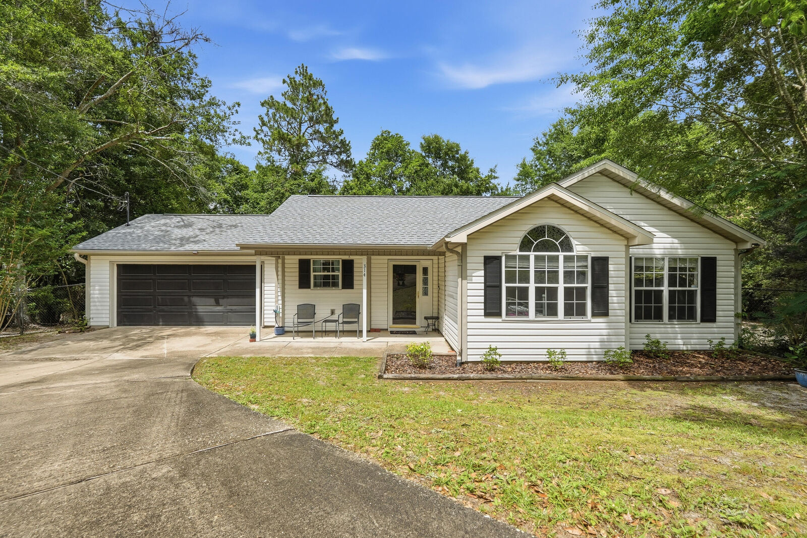 Property Photo: 314 Feldon Drive FL 32536