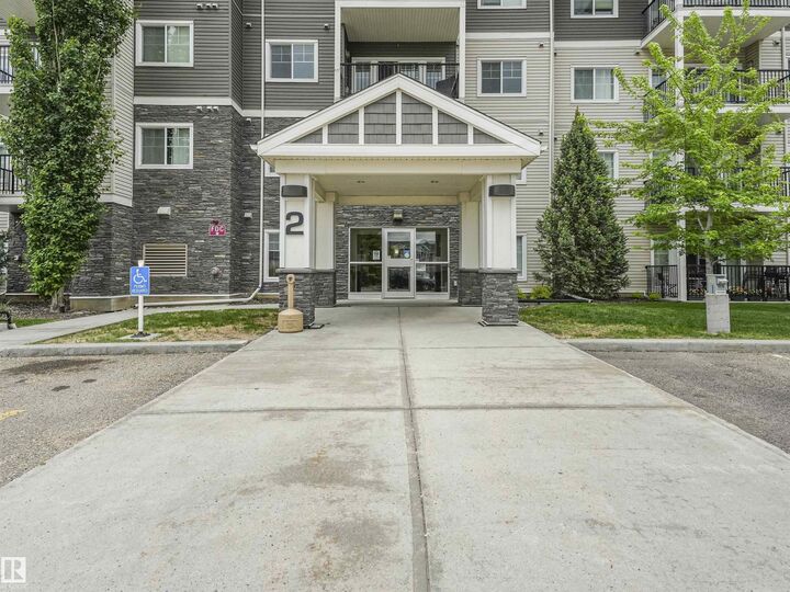 Photo de la propriété: 2 Augustine Crescent 1103 AB T8H 0X8