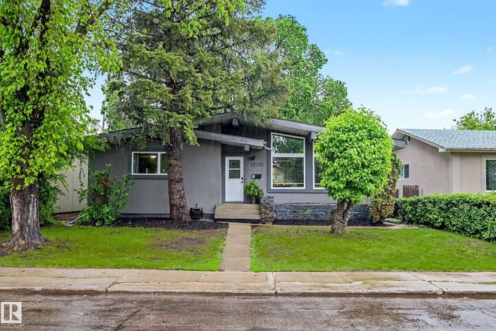 12115 40 Avenue NW — photo 1