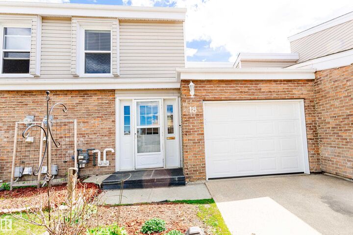 Property Photo: 18 Grandview Ridge AB T8N 1T3