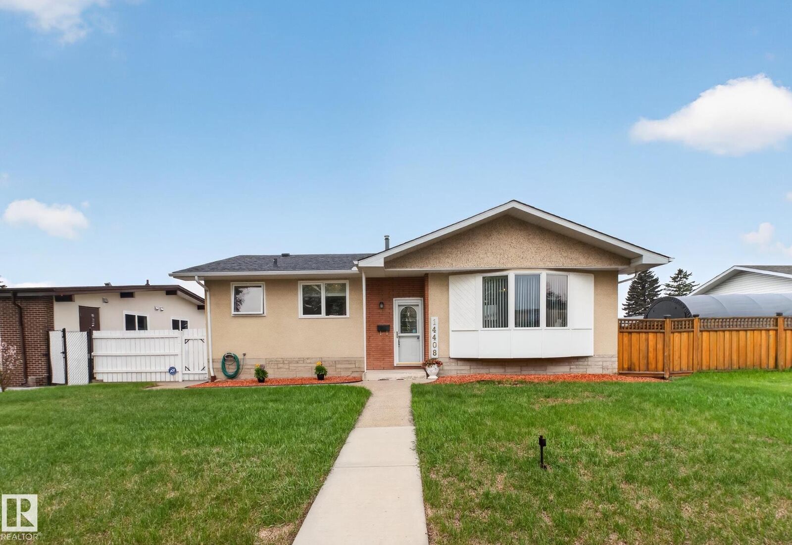 Property Photo:  14408 77 Street NW  AB T5C 1E6 