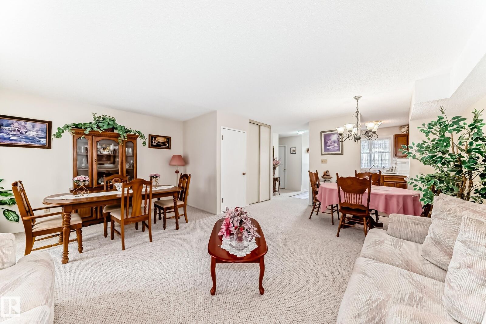 Property Photo: 6220 172 Street NW 15 AB T5T 3R4