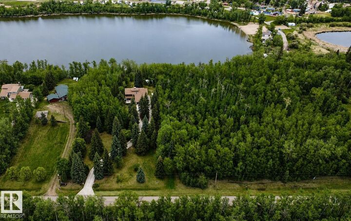 Property Photo:  21546 Twp Road 520 25  AB T8E 1G5 