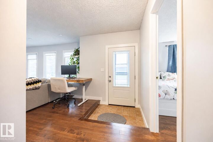 Property Photo:  17932 93 Avenue NW  AB T5T 1V6 