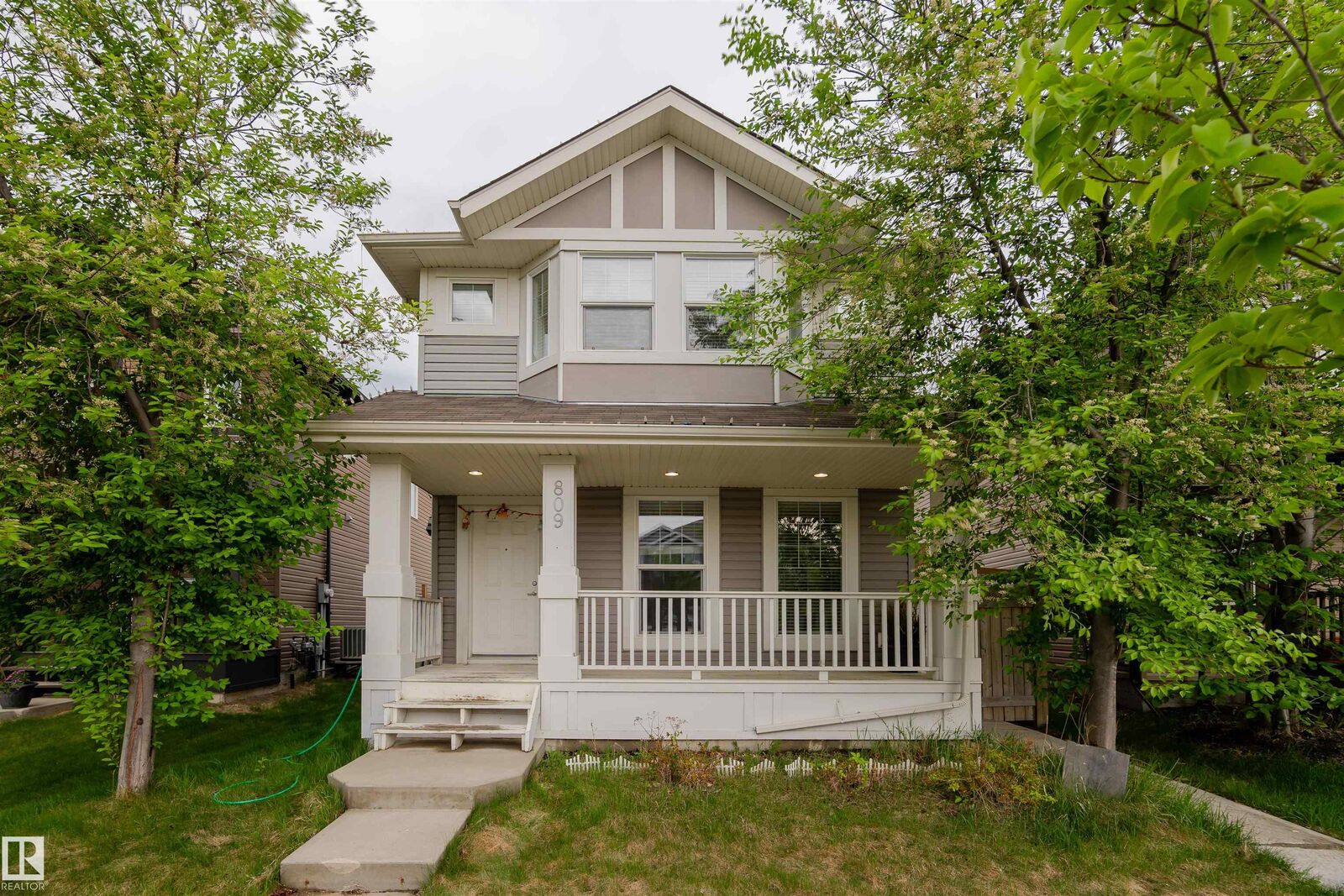 Property Photo:  809 37A Avenue NW  AB T6T 0S2 