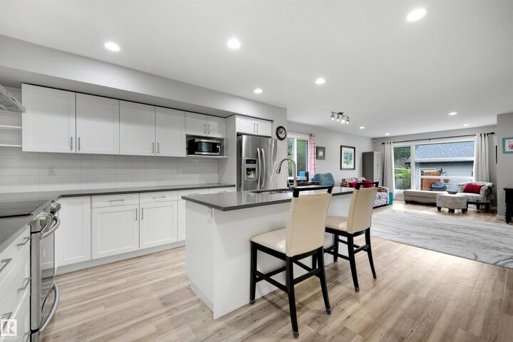 Property Photo:  11535 88 Street NW 1  AB T5B 3R2 