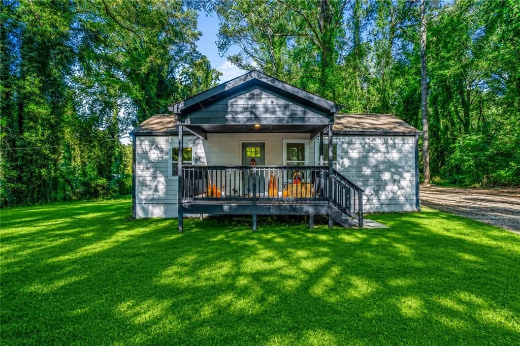 Property Photo:  2841 Waters Road SW  GA 30354 
