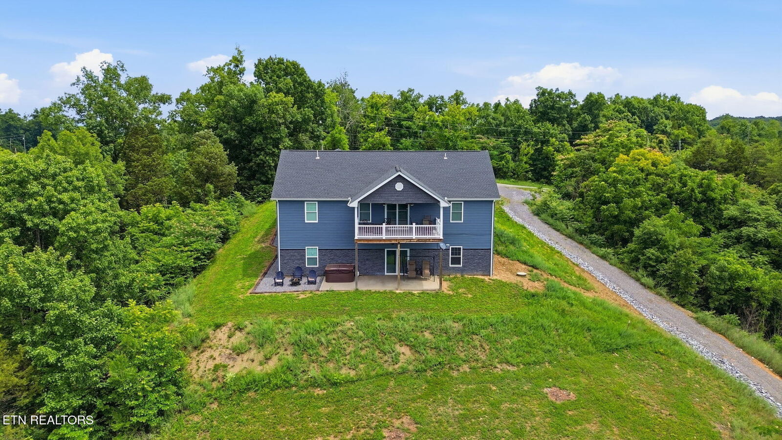 Property Photo:  2055 Scott St  TN 37876 