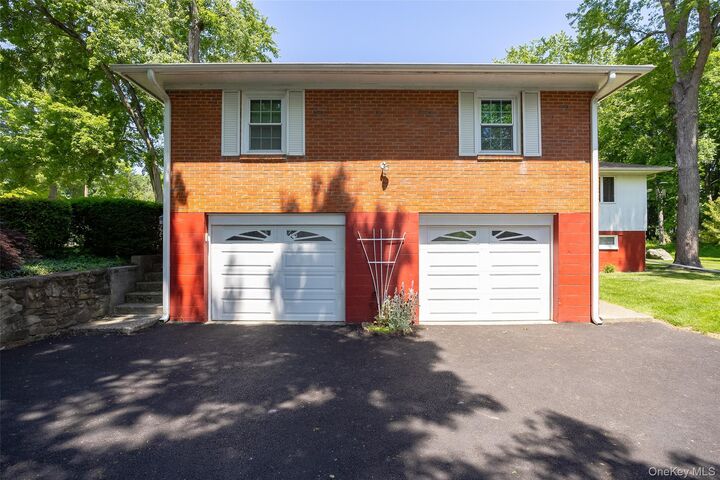 Property Photo: 89 Edgehill Drive NY 12590