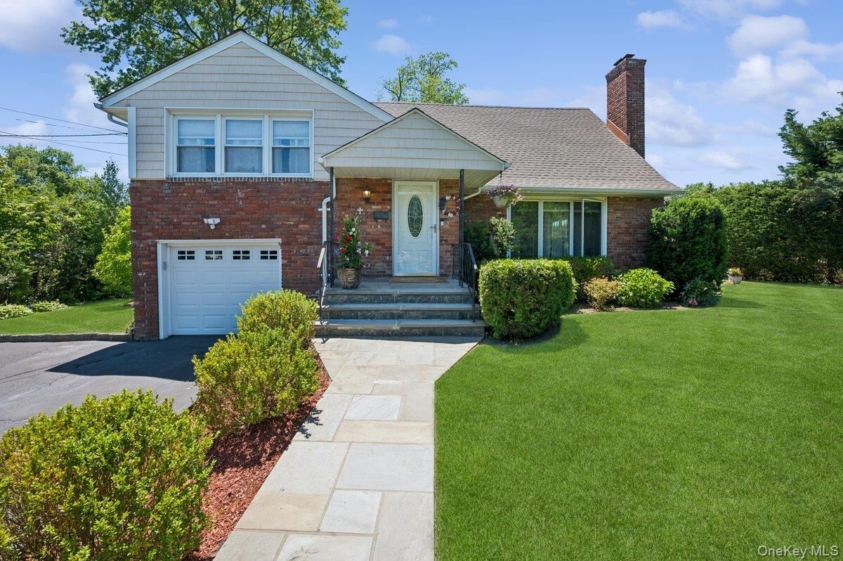 Property Photo:  3 Carolyn Place  NY 10708 