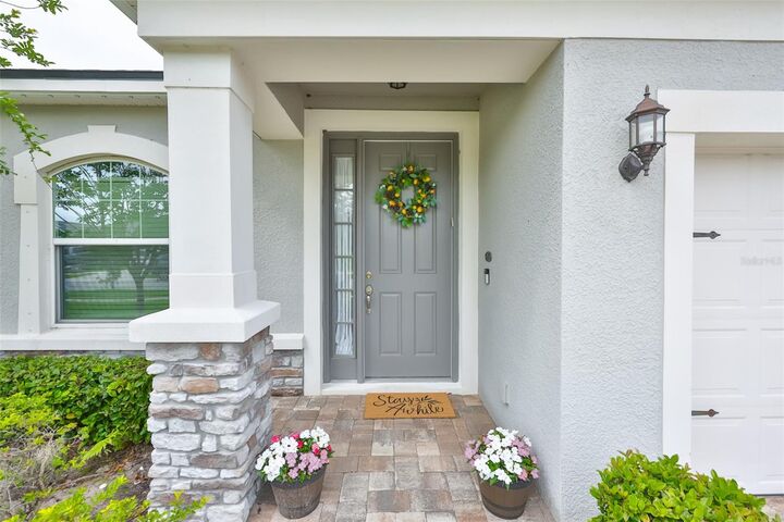 Property Photo:  11527 Cedar Valley Drive  FL 33569 