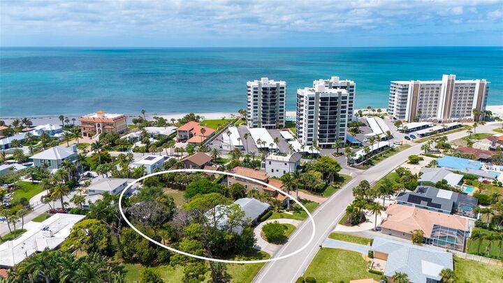 Property Photo: 621 Alhambra Road FL 34285