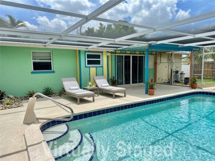 Property Photo: 270 W Seminole Drive FL 34293