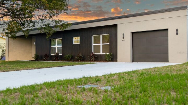Property Photo: 455 Riverview Avenue FL 32771