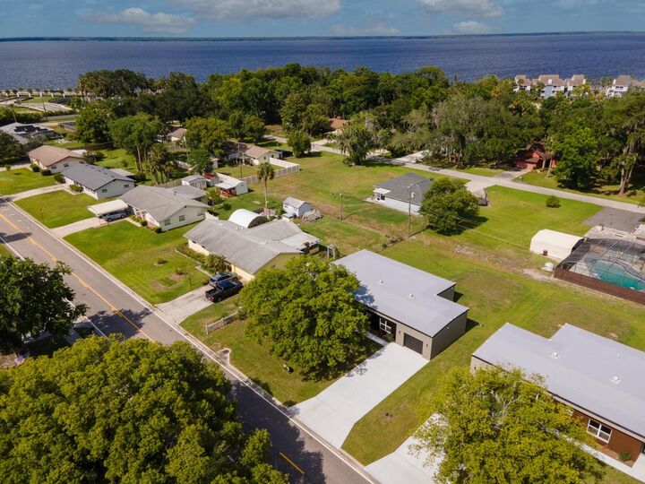 Property Photo: 455 Riverview Avenue FL 32771