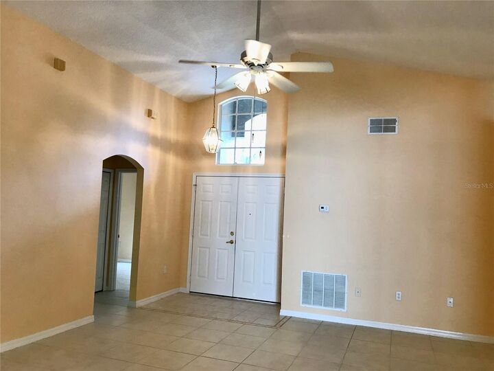 Property Photo:  124 Easton Circle  FL 32765 