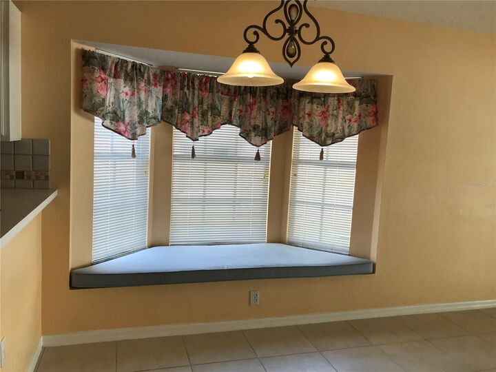 Property Photo: 124 Easton Circle FL 32765