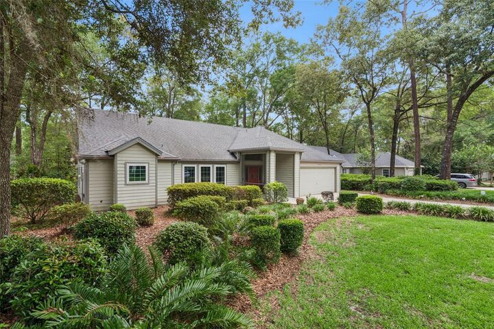 Property Photo: 10525 SW 55th Place FL 32608