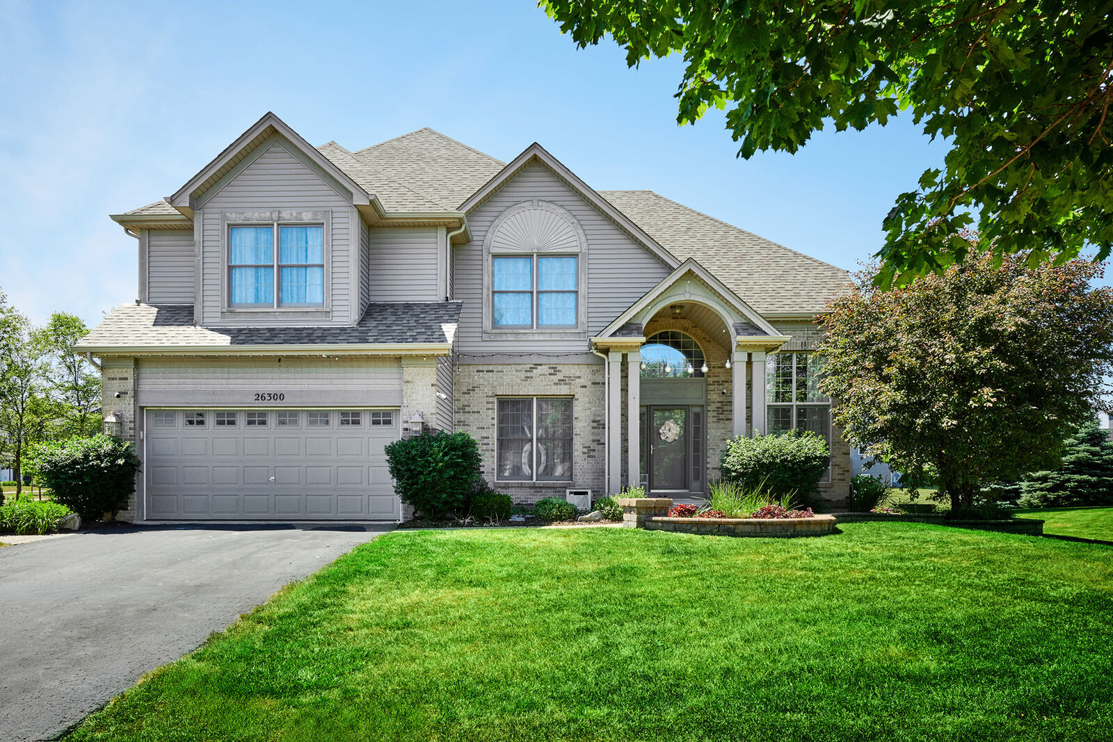 Property Photo: 26300 W Chatham Drive IL 60585