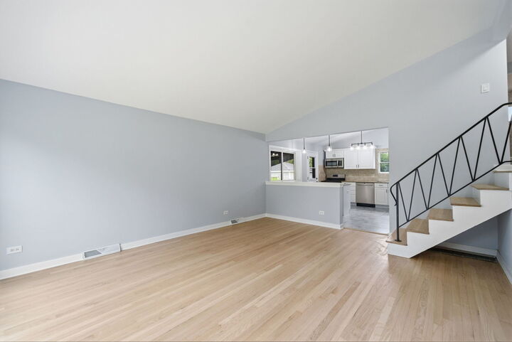 Property Photo:  207 W Ethel Avenue  IL 60148 