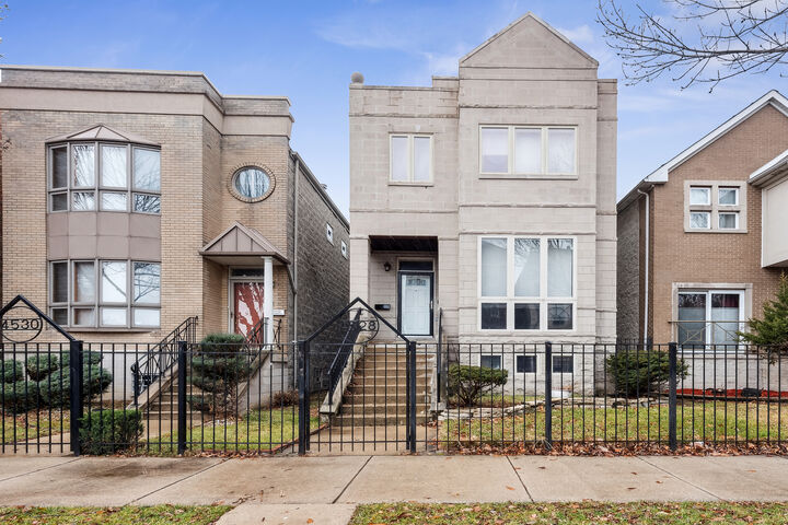 Property Photo:  4528 S Saint Lawrence Avenue  IL 60653 