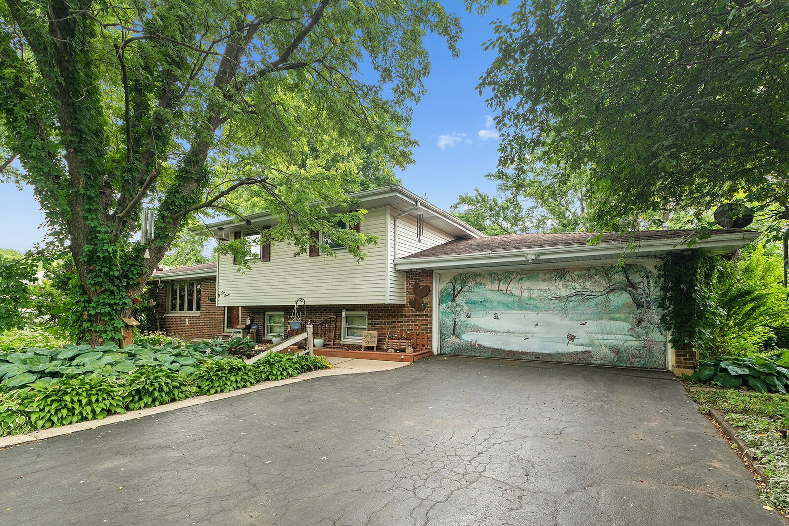Property Photo: 520 E Joliet Highway IL 60451