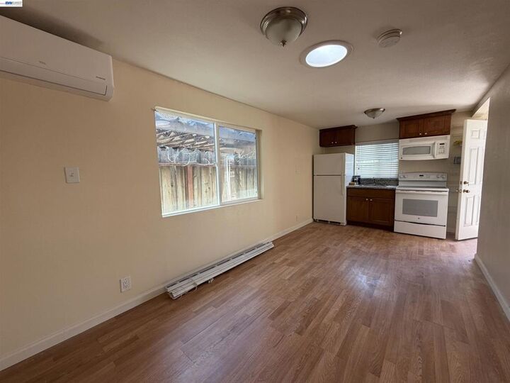 Property Photo:  372 6th Ave  CA 94025 