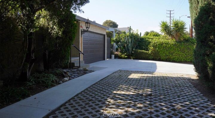 Property Photo: 8421 Tampa CA 91324