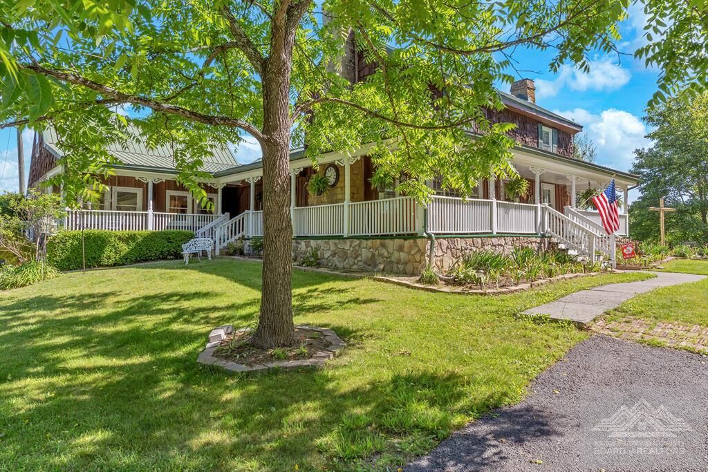 Property Photo:  885 Broadway Road  WV 25979 