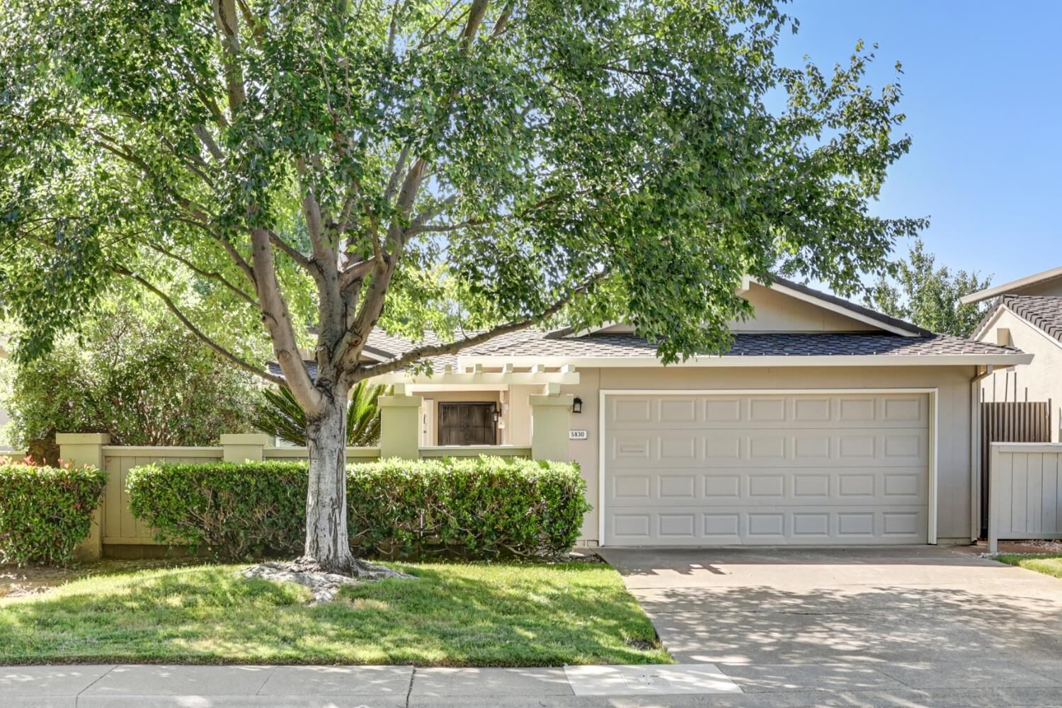 Property Photo: 5830 Gloria Drive CA 95822