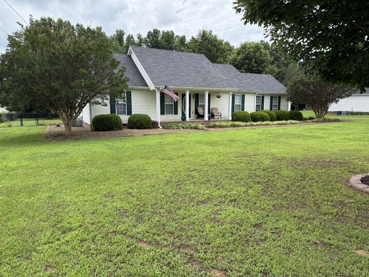 Property Photo: 28 Long Meadow Dr TN 37334
