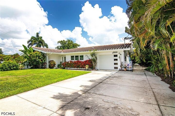 Property Photo:  1300 Thompson Street  FL 33903 