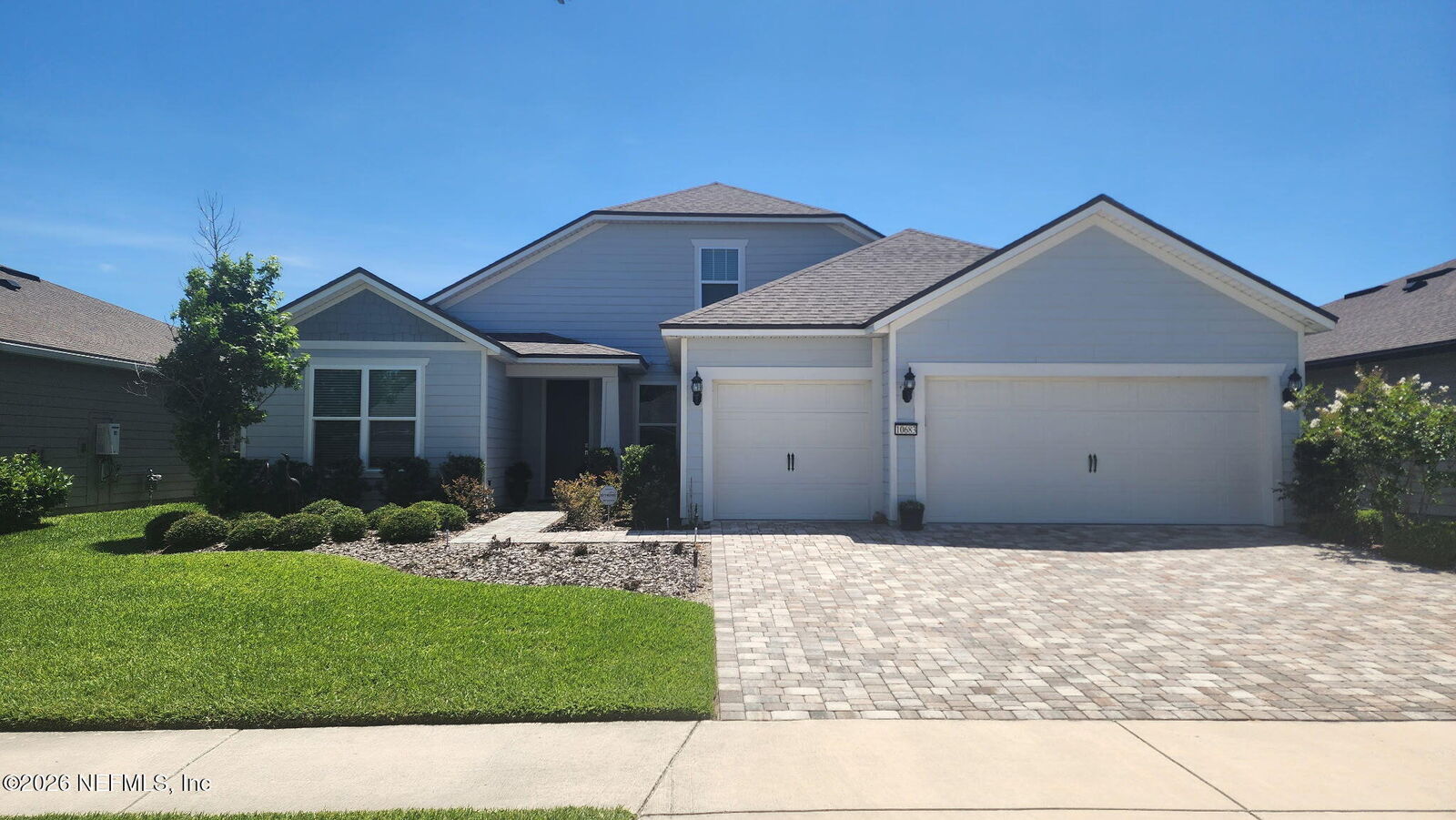 Property Photo: 10683 Town View Drive FL 32256