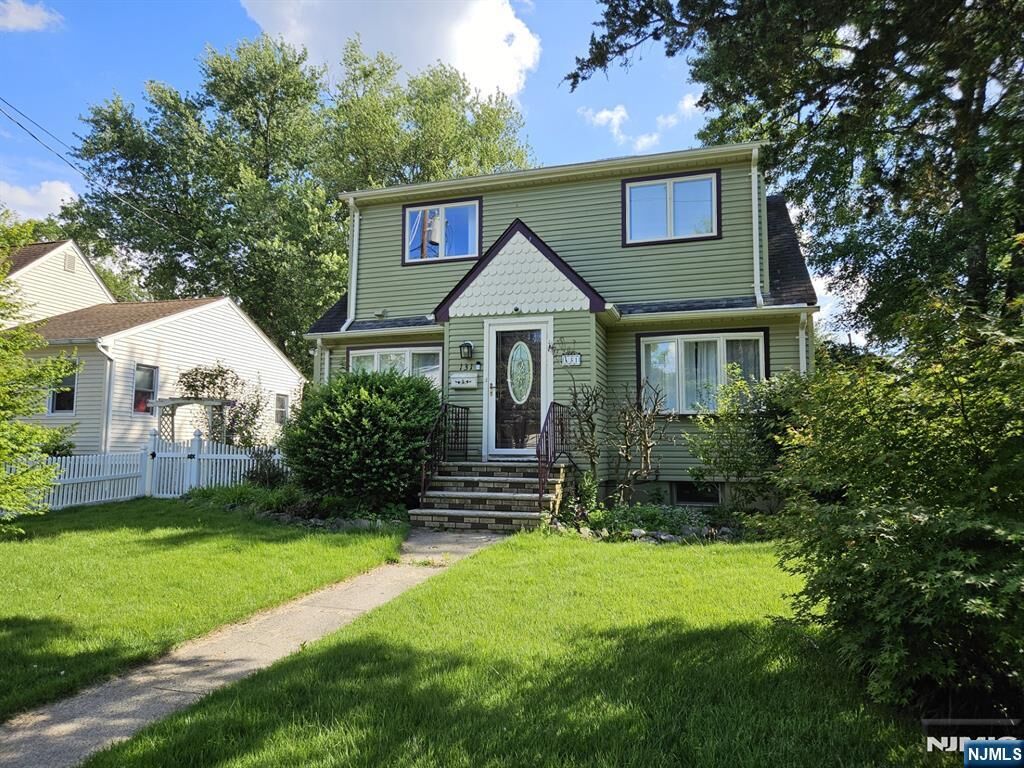 Property Photo:  131 Island Avenue  NJ 07424 