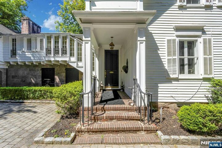 Property Photo:  9 E Saddle River Road  NJ 07458 