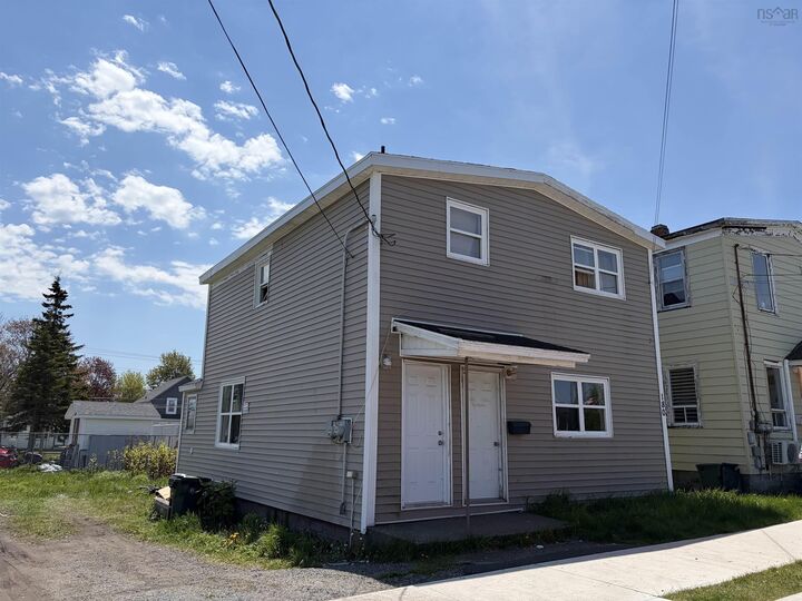 180 Bay Street — photo 1