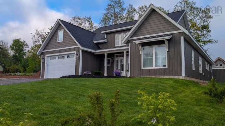 127 Stirling Avenue — photo 1
