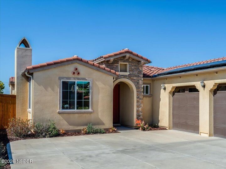 Property Photo:  1179 Grand Meadow Way  CA 93455 