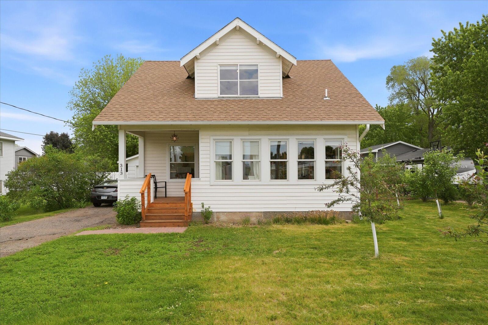 Property Photo:  313 W 4th Street  MN 55362 