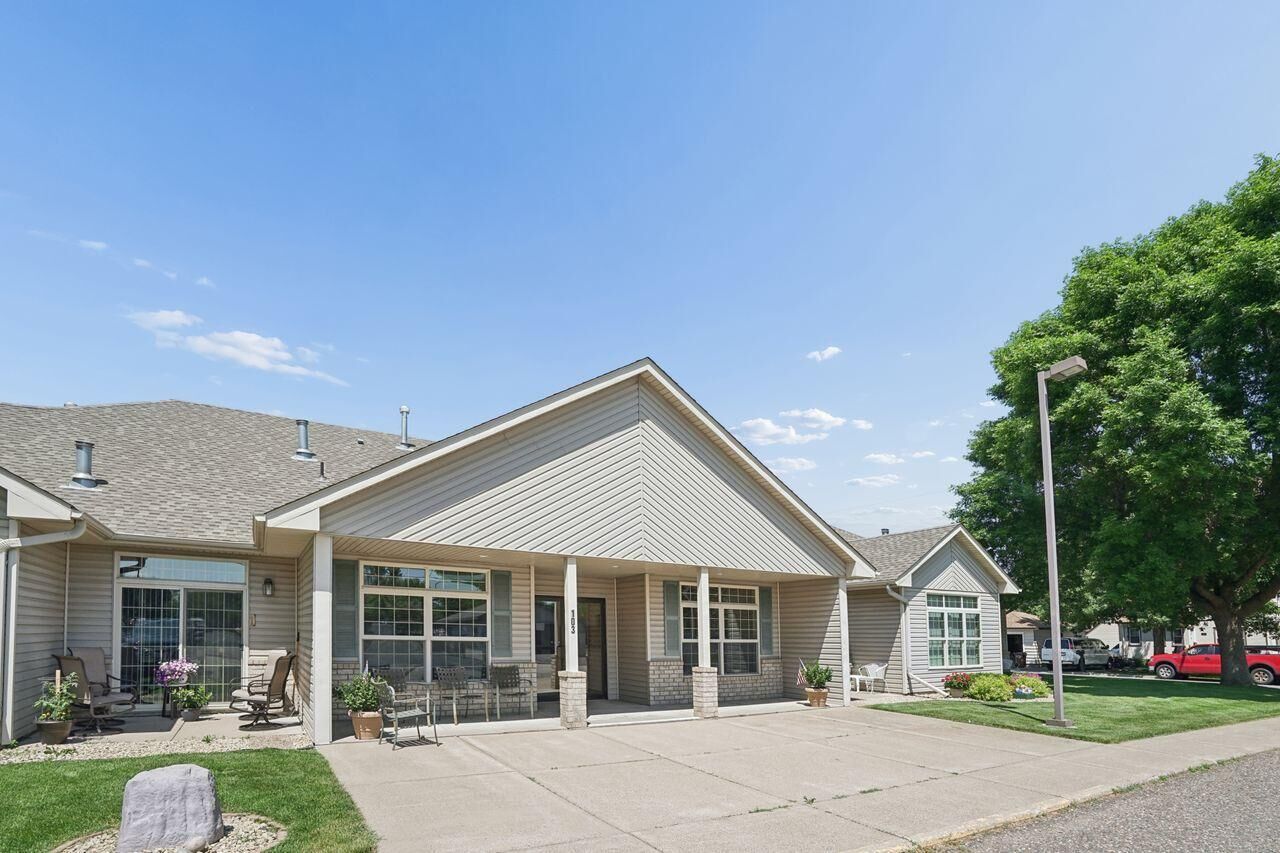 Property Photo:  103 Star Street E 6  MN 55358 