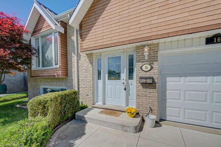 Property Photo:  16 Sugar Maple Place  ON N2N 1Y3 