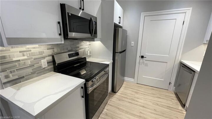 Property Photo:  69 East Main Street 102  ON L3B 3W4 