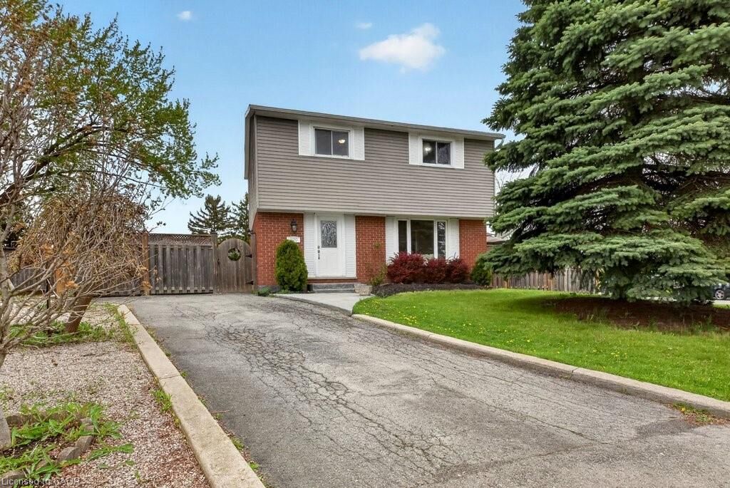 Property Photo:  120 Chilton Drive  ON L8J 1M5 