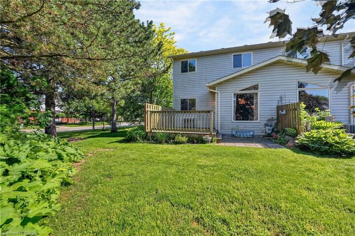 Property Photo:  9 Wentworth Drive 2  ON L3M 5H9 