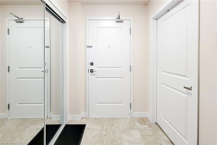 Property Photo:  85 Robinson Street 703  ON L8P 0B9 
