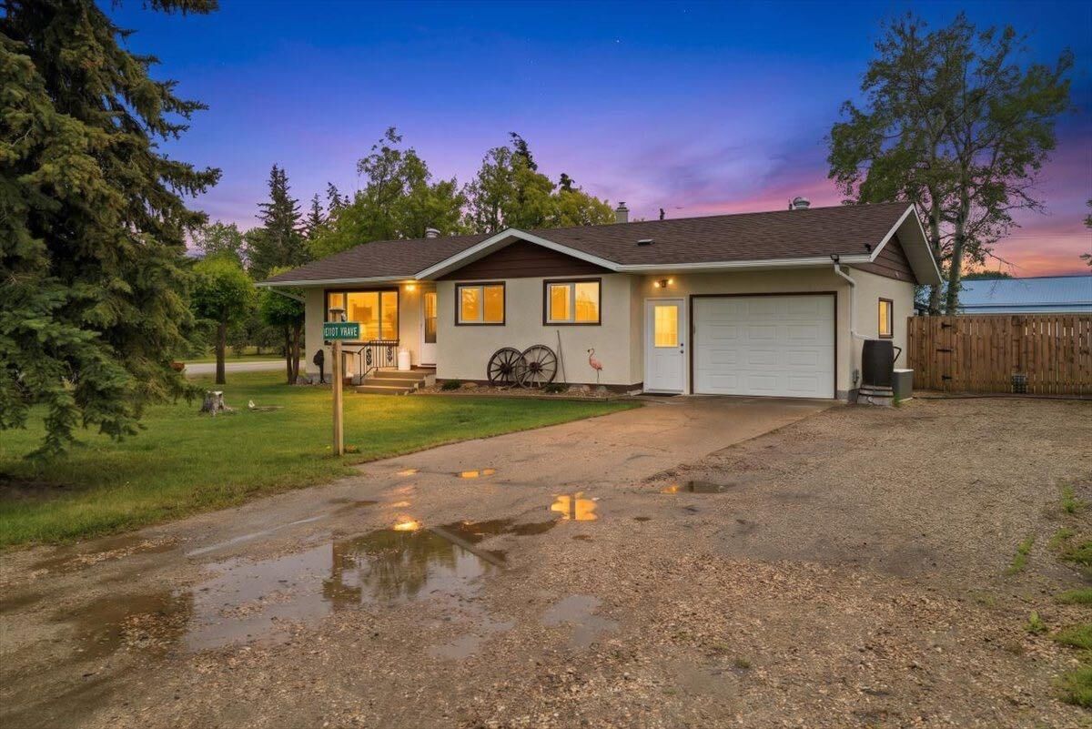 Property Photo: 10101 99 Avenue AB T0H 0G0