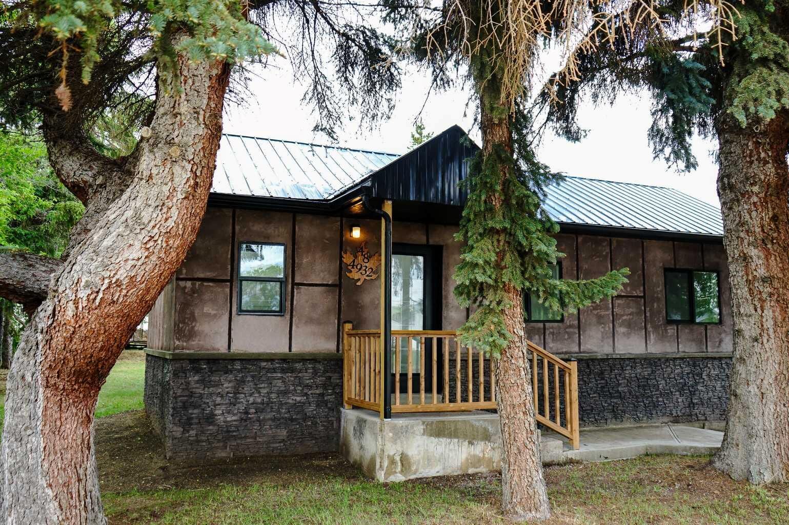 Property Photo:  4932 48 Street  AB T0B 1V0 