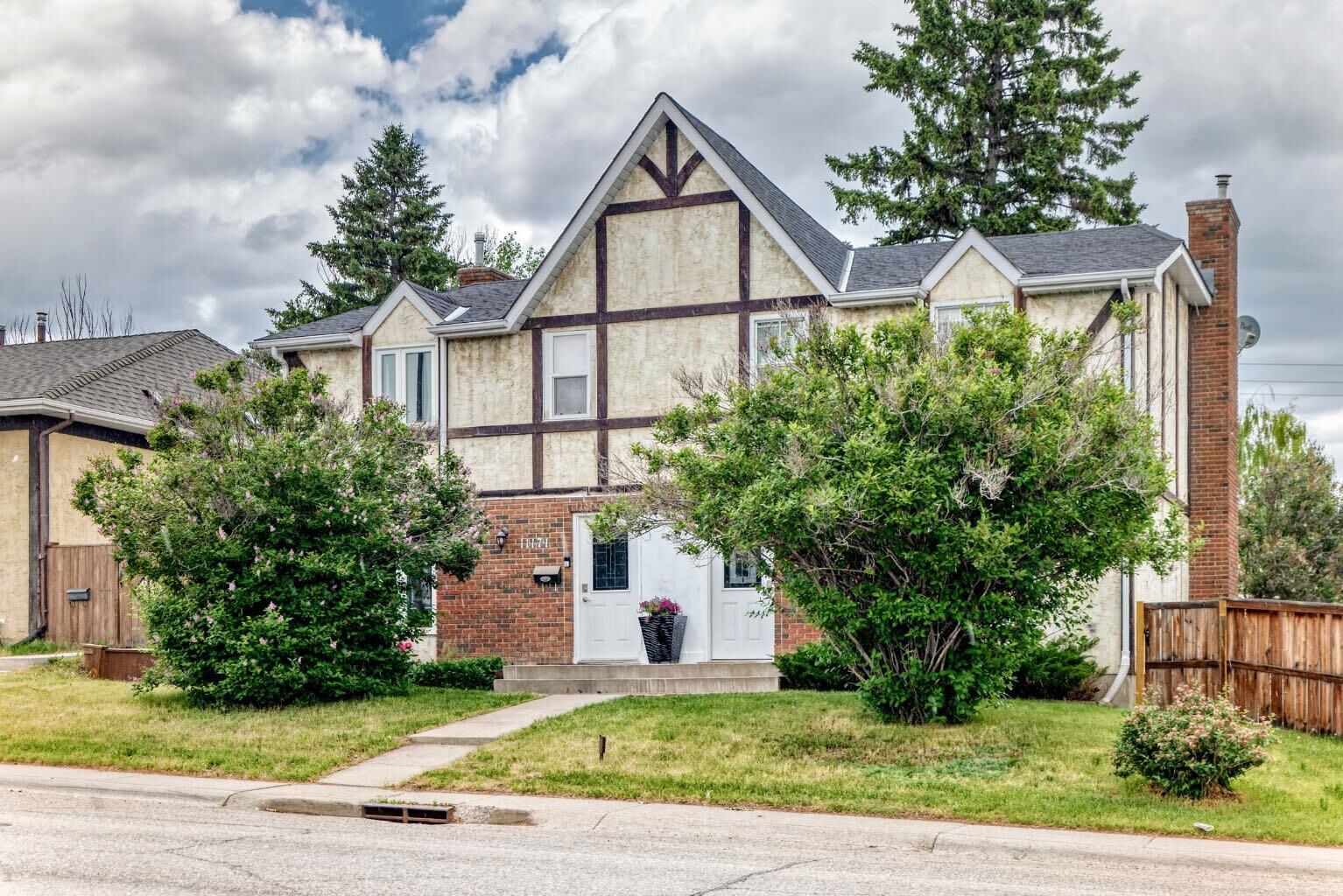 Property Photo:  11169 Sacramento Drive SW  AB T2W 0J6 