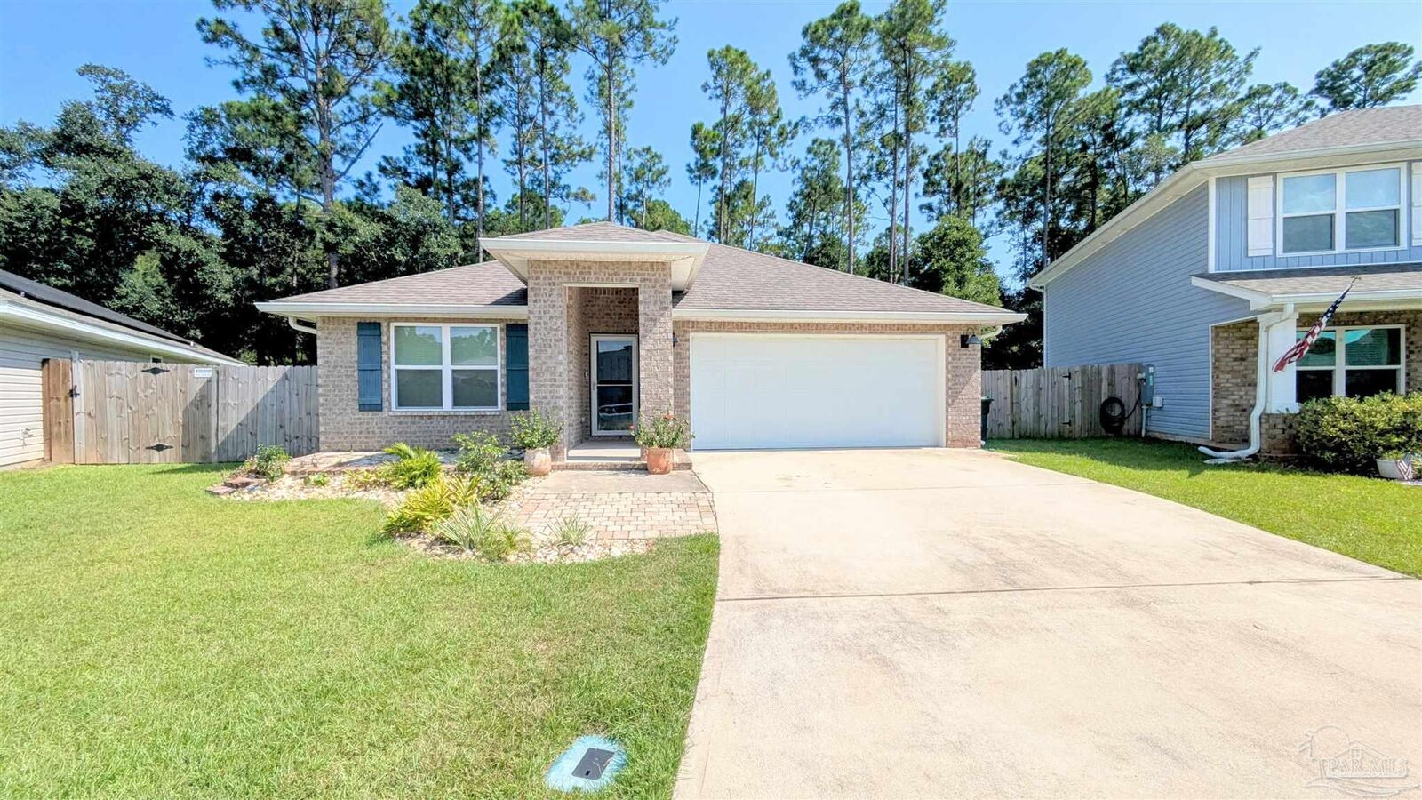 Property Photo:  10557 Queens Gate Cir  FL 32506 