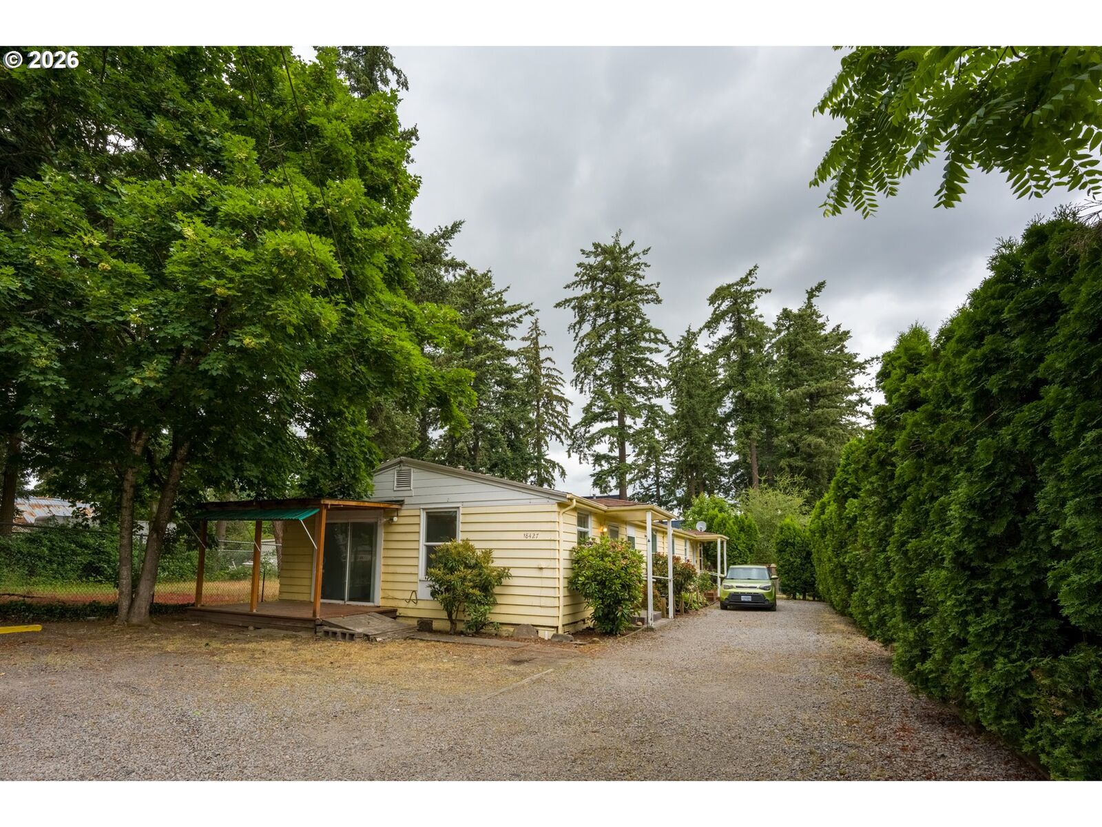 Property Photo: 18427 SE Yamhill St OR 97233